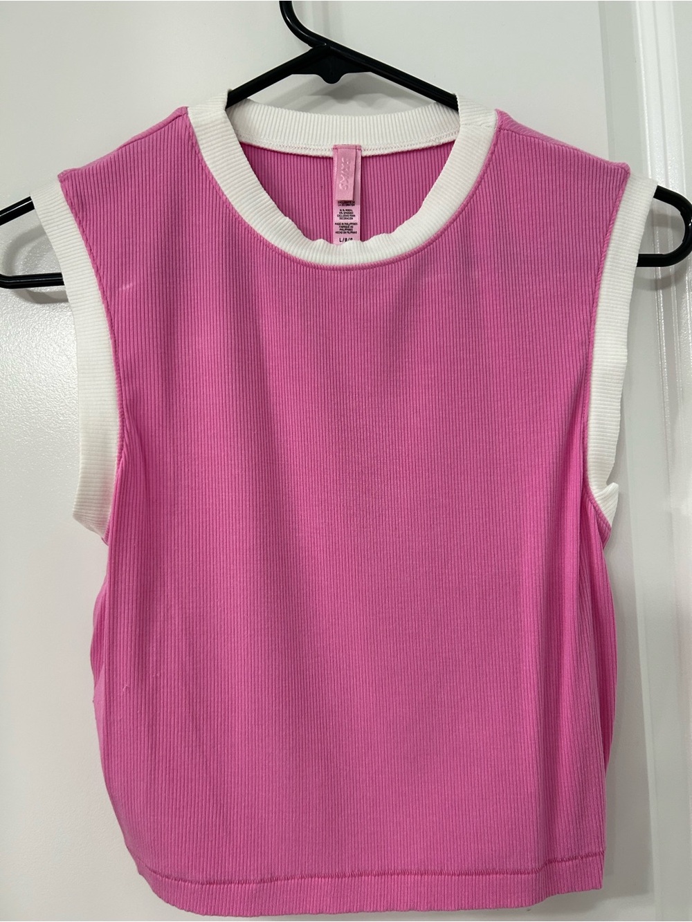Skims Sleeveless Ribbed Pink Tank with Contrast Trim - Women Tops